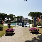 דירה With Garden And Pool Access *