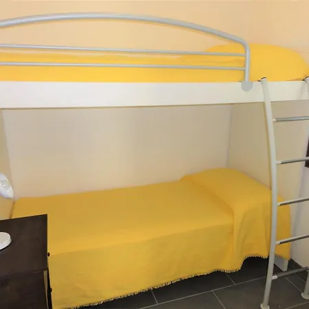 דירה With Garden And Pool Access *