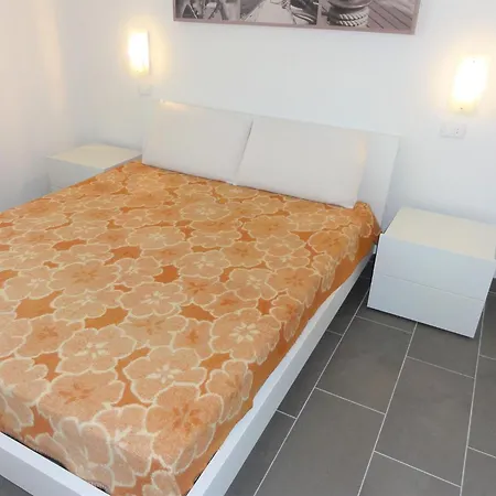 アパート With Garden And Pool Access ビビオーネ